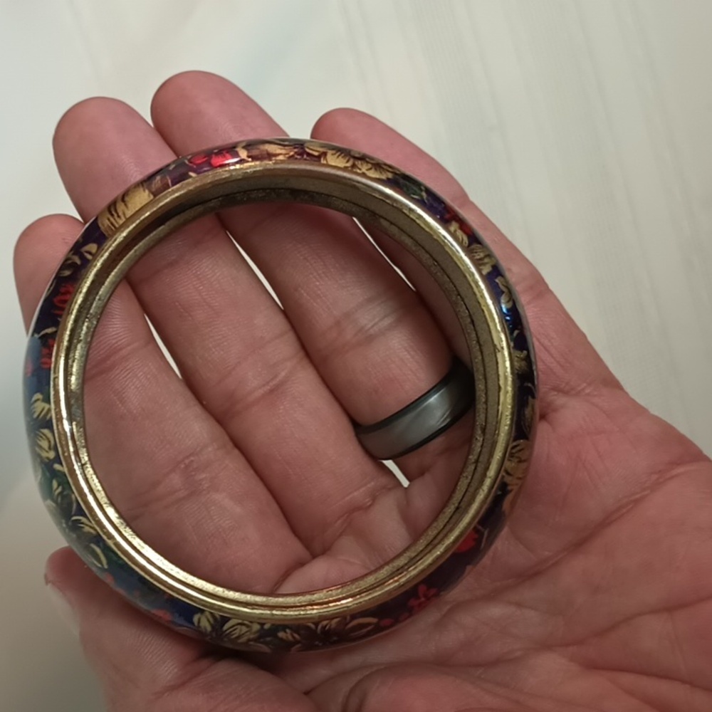 Floral Enamel Bangle Bracelet - Picture 3 of 3